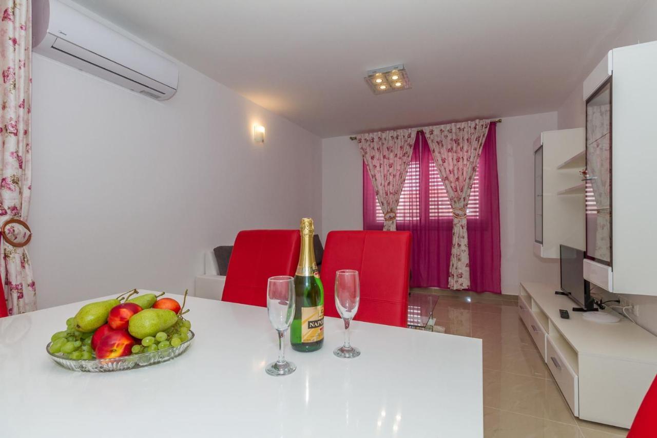 Apartments Villa-Ines Center Vodice Buitenkant foto