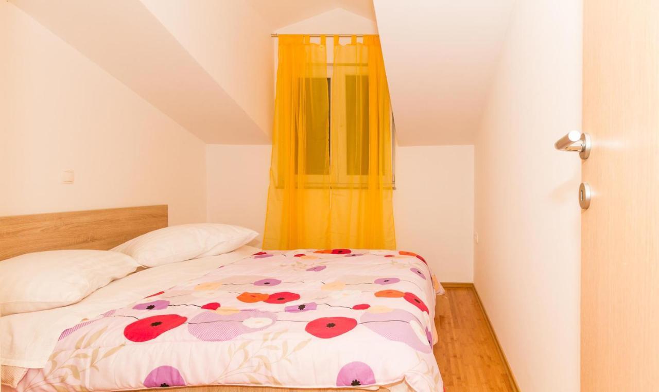 Apartments Villa-Ines Center Vodice Buitenkant foto