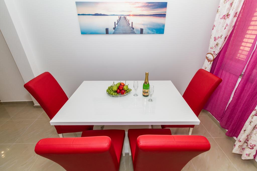 Apartments Villa-Ines Center Vodice Buitenkant foto