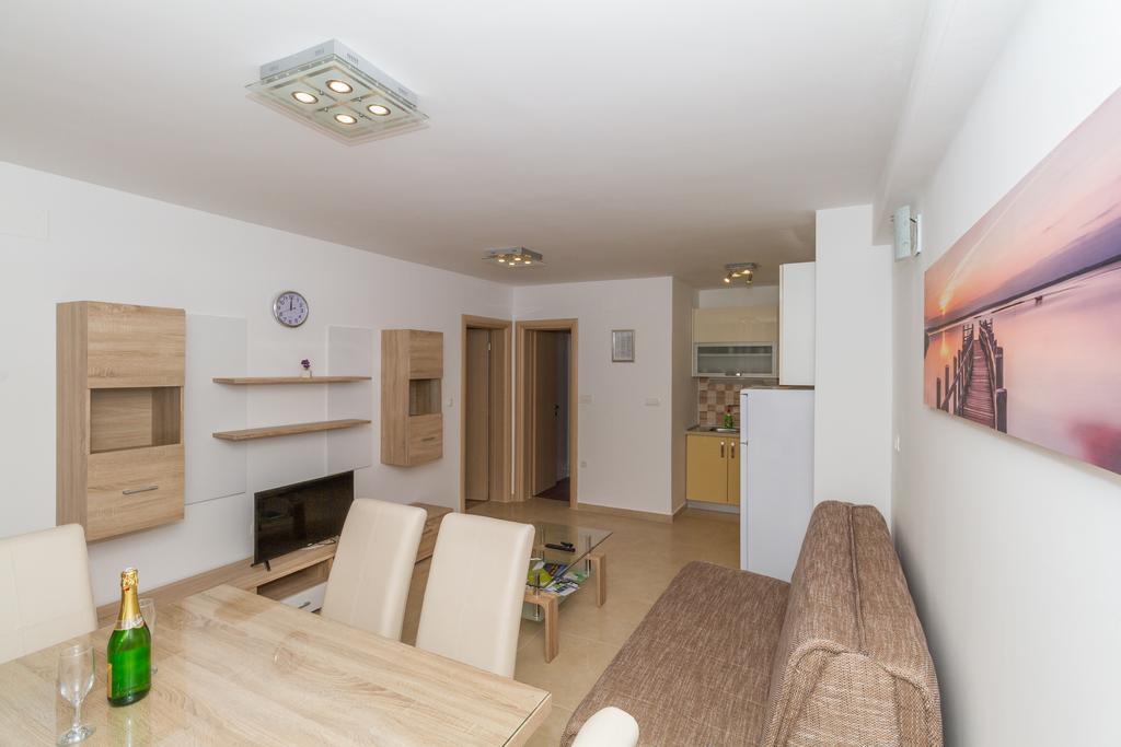 Apartments Villa-Ines Center Vodice Buitenkant foto