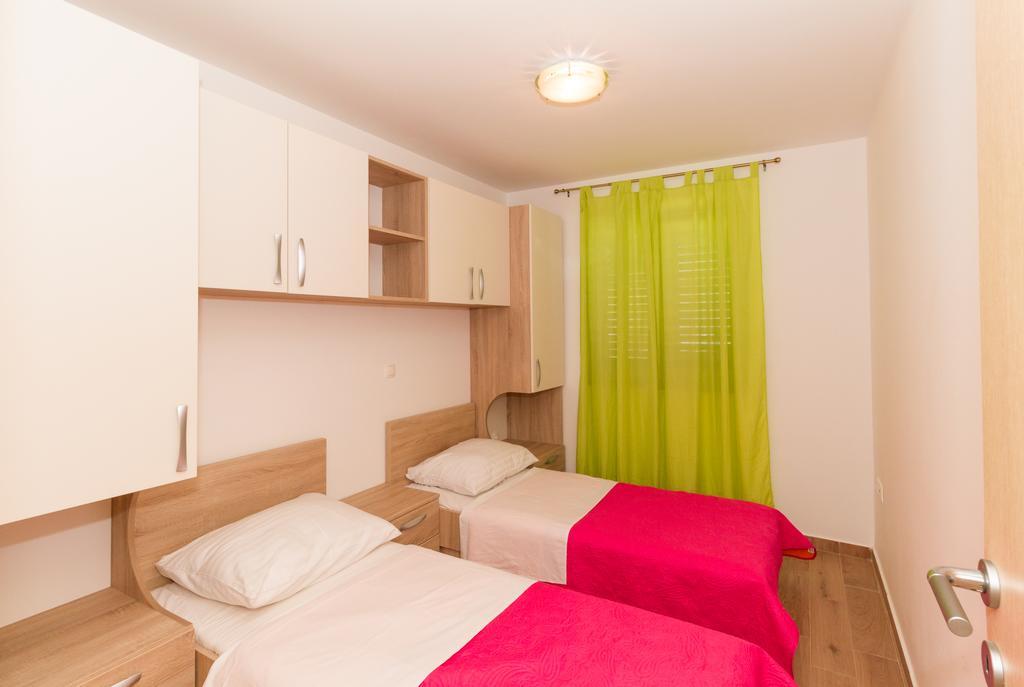 Apartments Villa-Ines Center Vodice Buitenkant foto