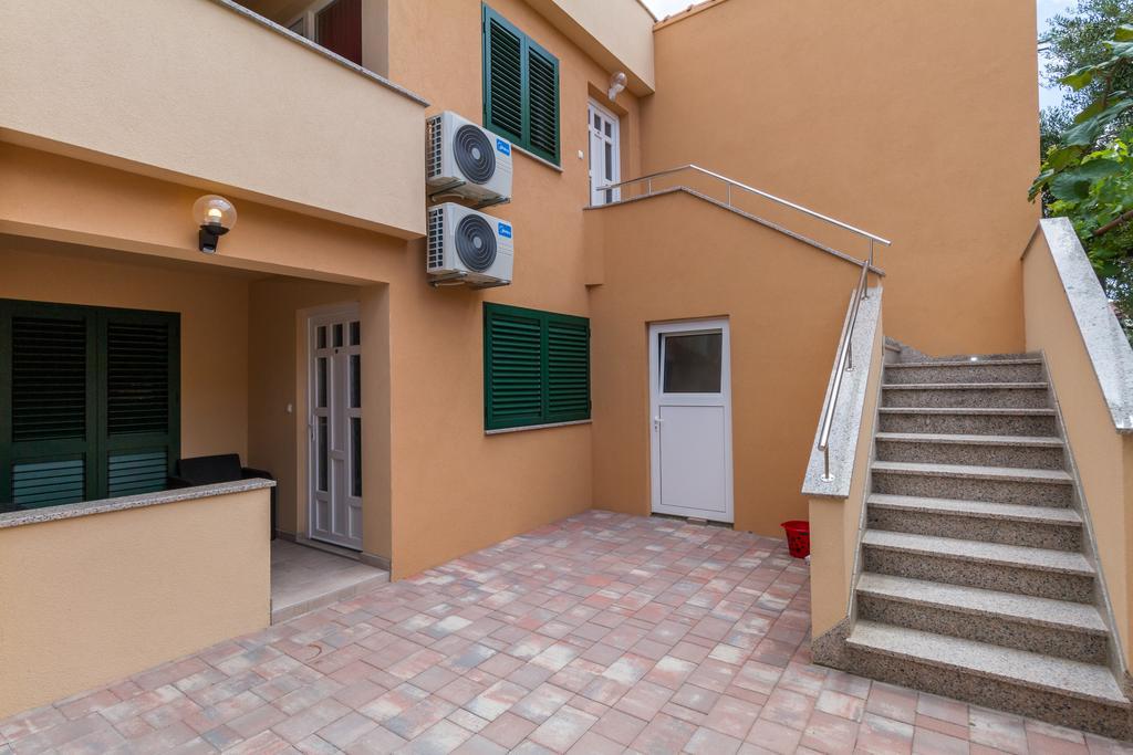 Apartments Villa-Ines Center Vodice Buitenkant foto